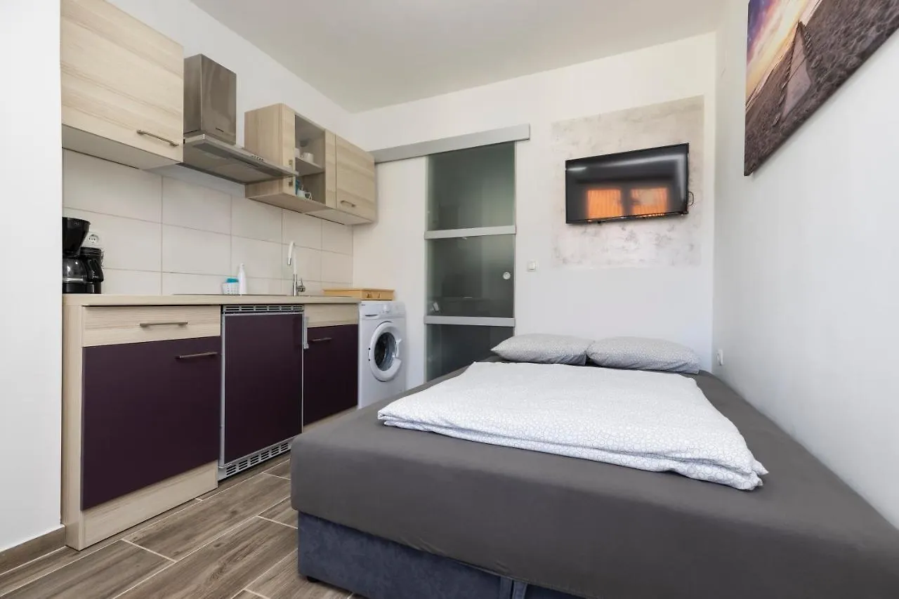 Studio Apartment Pinetree - Mali Lošinj Κροατία
